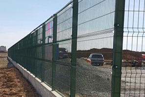 Заборы для производственных площадок